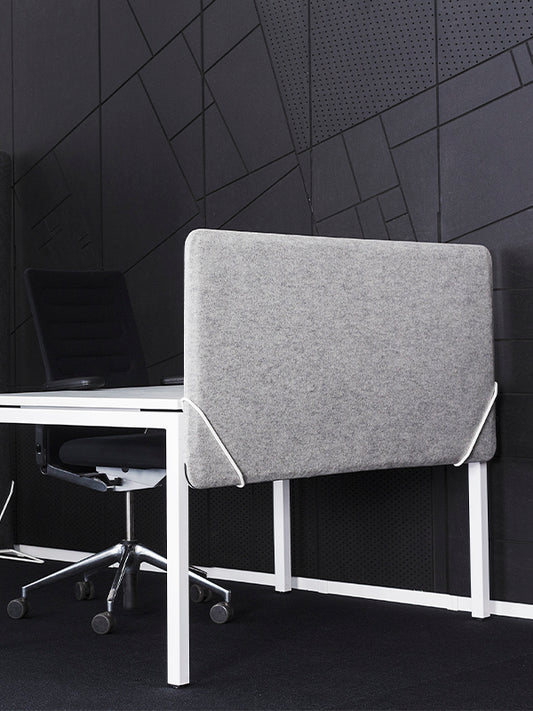sound absorbing table divider in light grey wool felt designed by Rom and Tonik for a moden office 